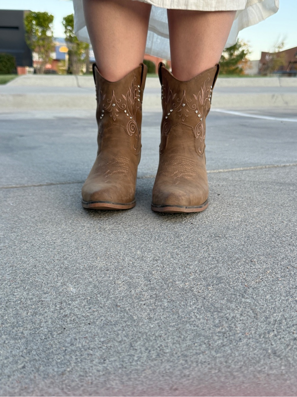 IUV Cowboy Boots Women Size 8 Brown Rhinestone Western Cowgirl Ankle Boots - Picture 2 of 12
